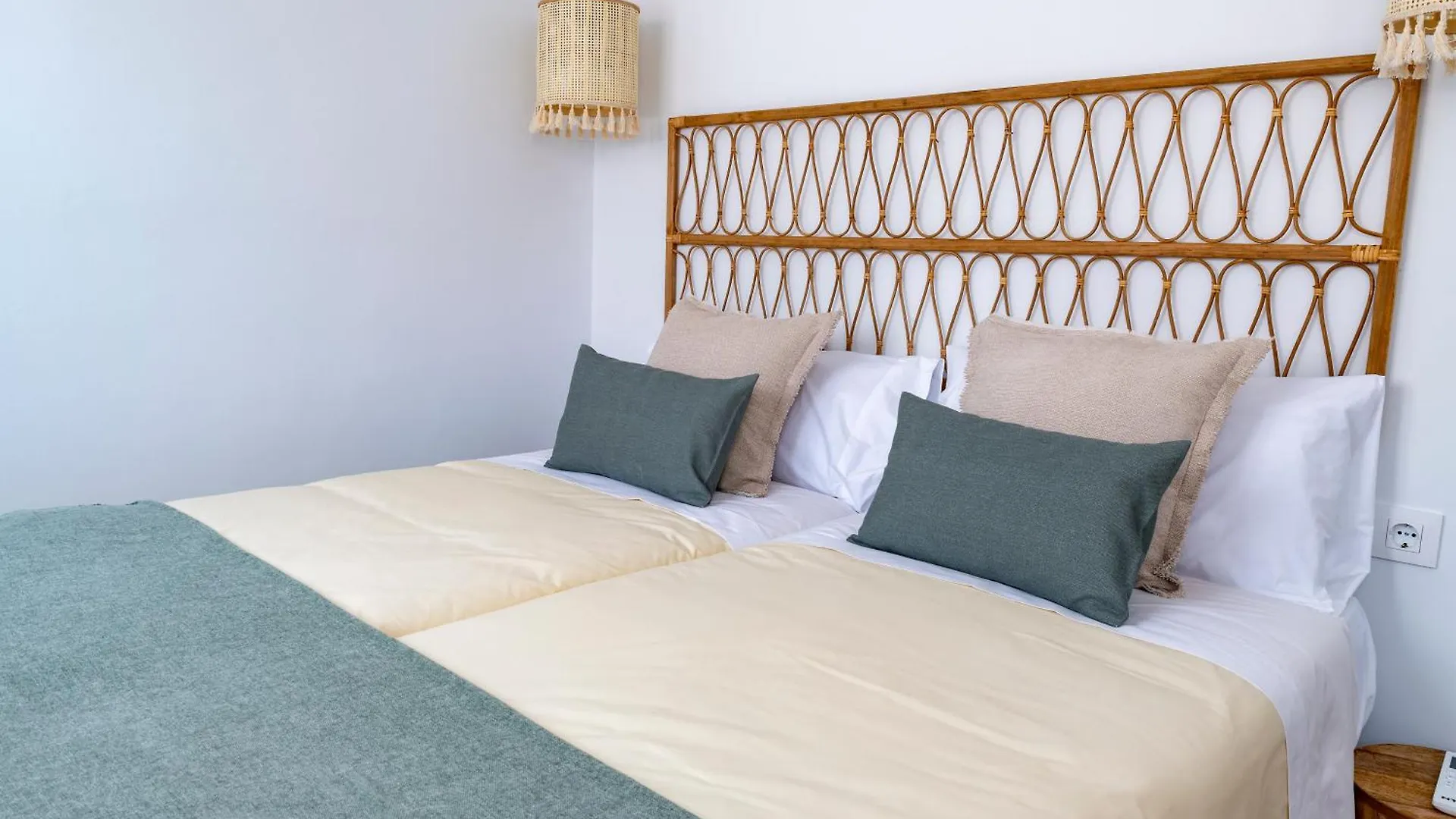 Trotamundos 2 Apartamento Nuevo En El Centro De Cordoba contacts